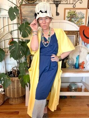 Vintage Plus Size Sunshiny Yellow House Dress Pearl Snap Robe Quilted